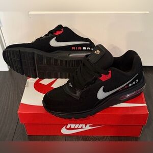 Nike Air Max Men's Black and Red Sneakers